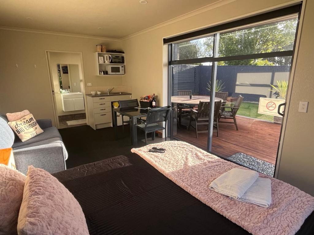 Modern Bnb Unit With Wifi And Breakfast Greymouth Exterior photo